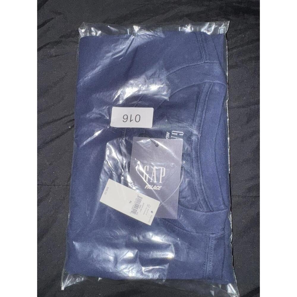 GAP Men’s Graphic T-Shirt - Navy Blue